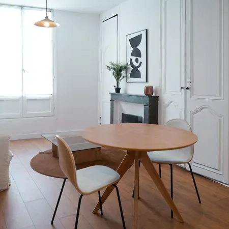 Joli Chaleureux Centre - 2 Personnes Apartment