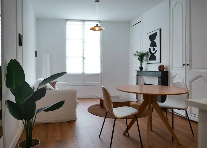 Joli Chaleureux Centre - 2 Personnes Daire